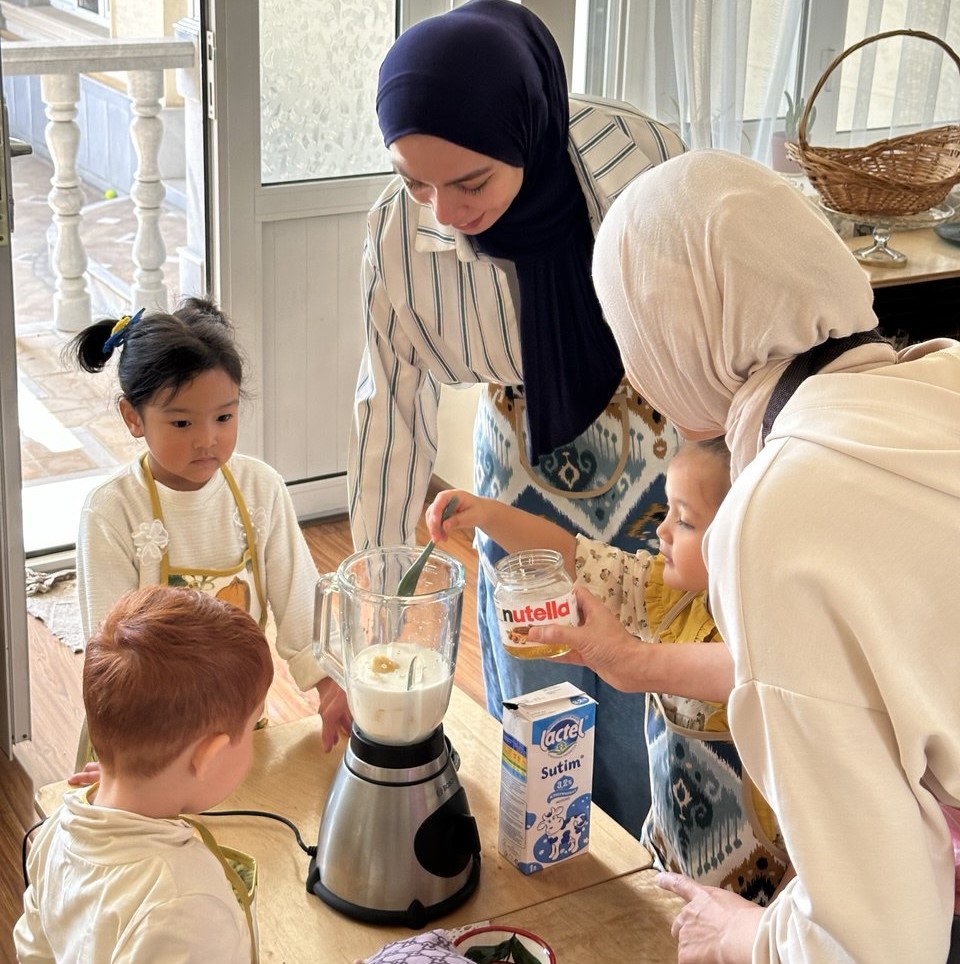 Bolalar til rivojlanishi - Montessori ta'lim
